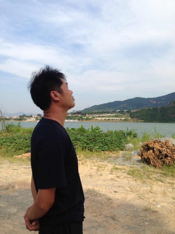 雾里看花的第一张照片--福州良缘征婚网